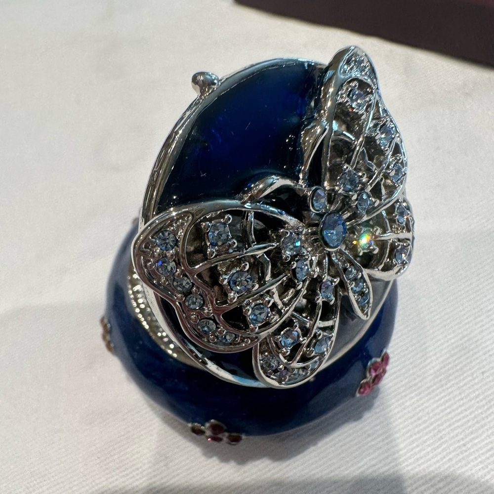 Jewelry Box or pill box
